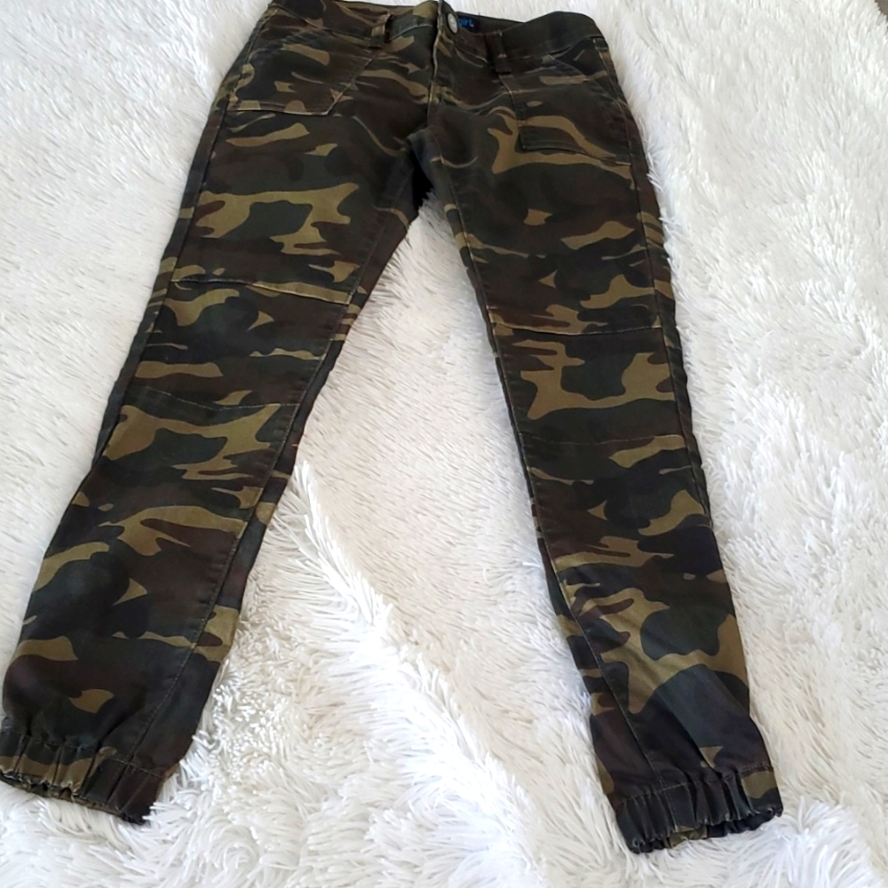 COVER GIRL CAMO JOGGER 1/2
